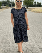 Christina™ | Summer Dress with Round Neck and Elegant Print