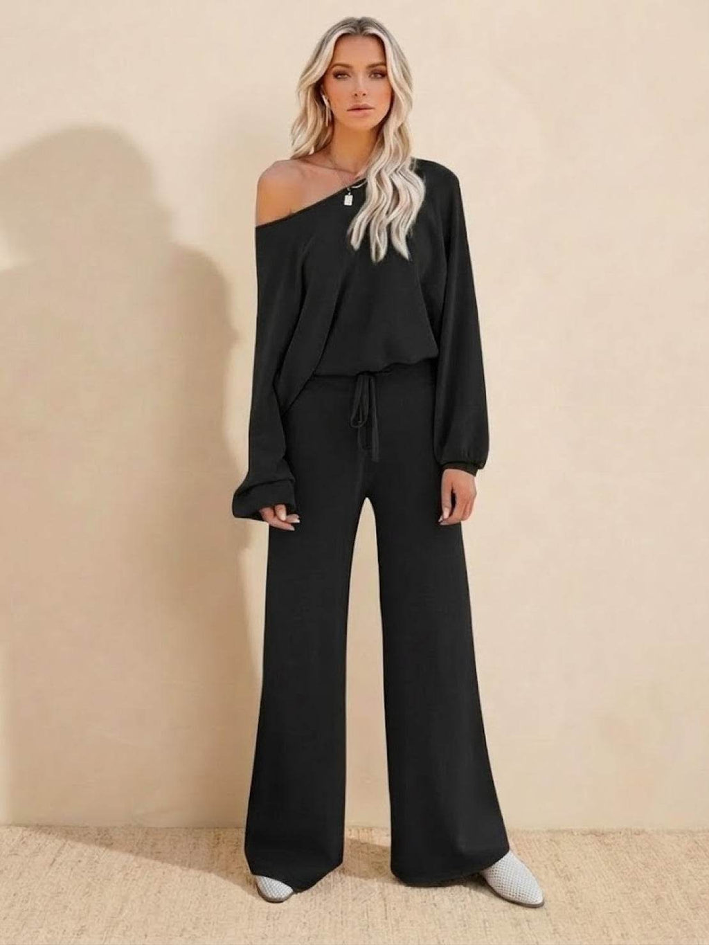 Hailey | Women's Cropped Sweatshirt and Wide-Leg Pants Lounge Set